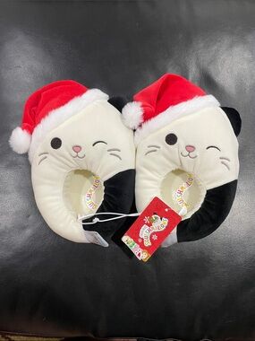 Squishmallows Santa Hat Cat Slippers Size 13/1 NWT